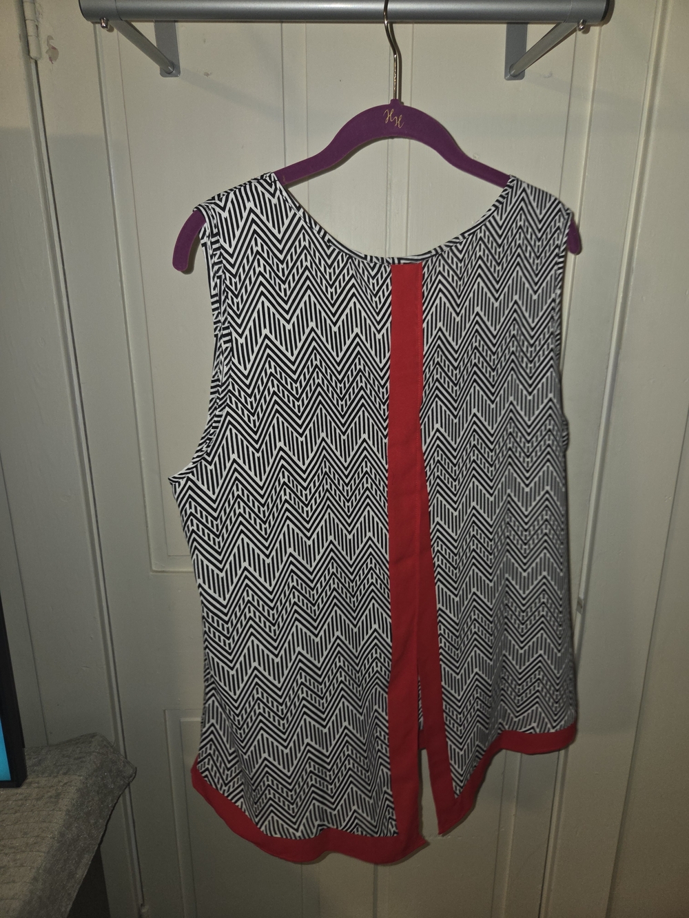 Women’s Black & White Chevron Sleeveless Tank with Red Trim - Picture 2 of 3